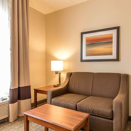 Comfort Suites Richmond Esterno foto