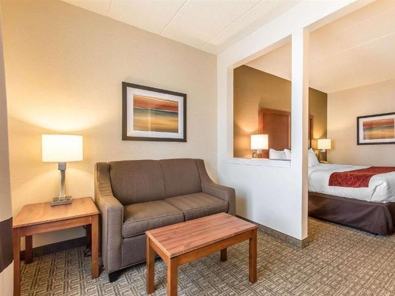 Comfort Suites Richmond Esterno foto