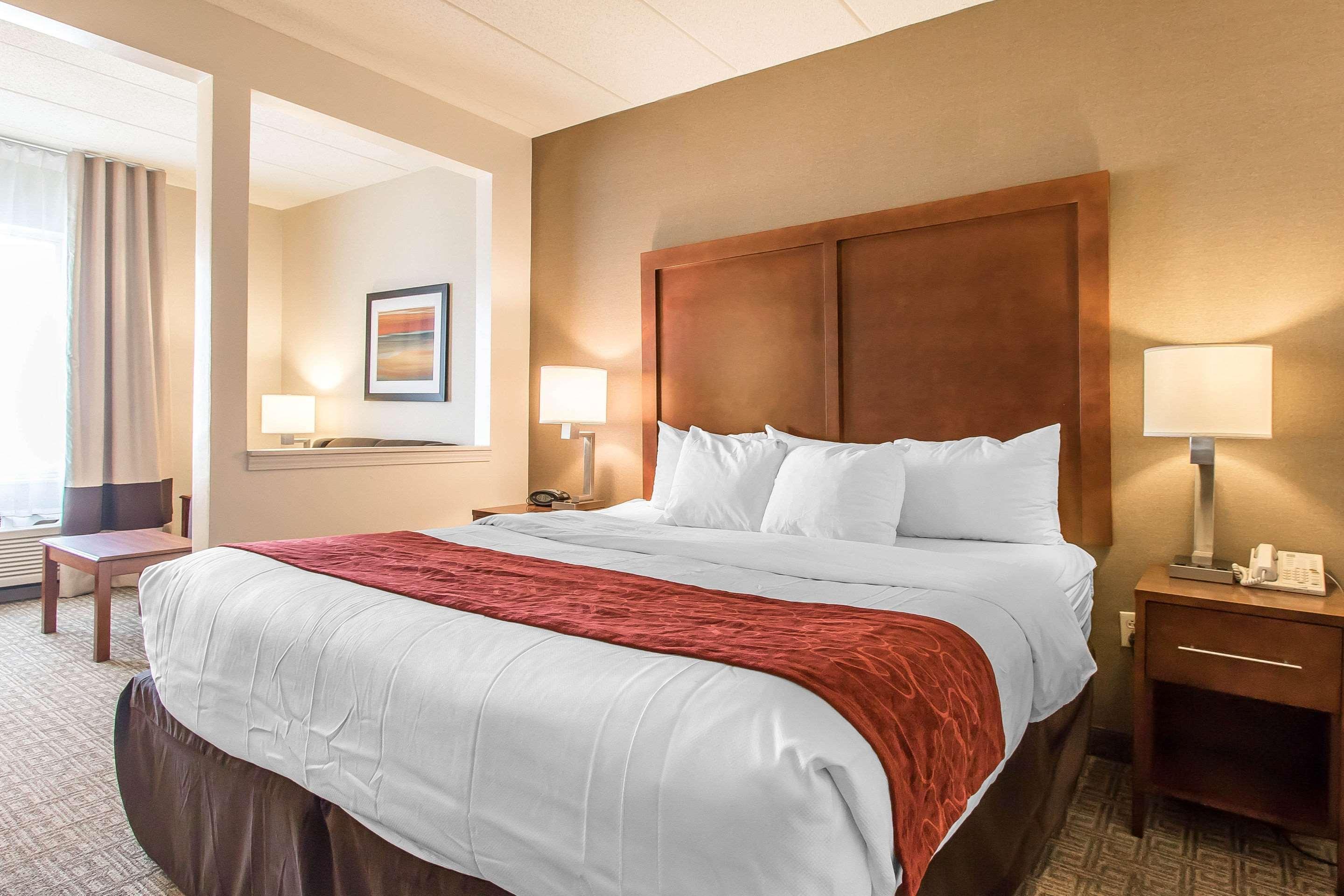 Comfort Suites Richmond Esterno foto