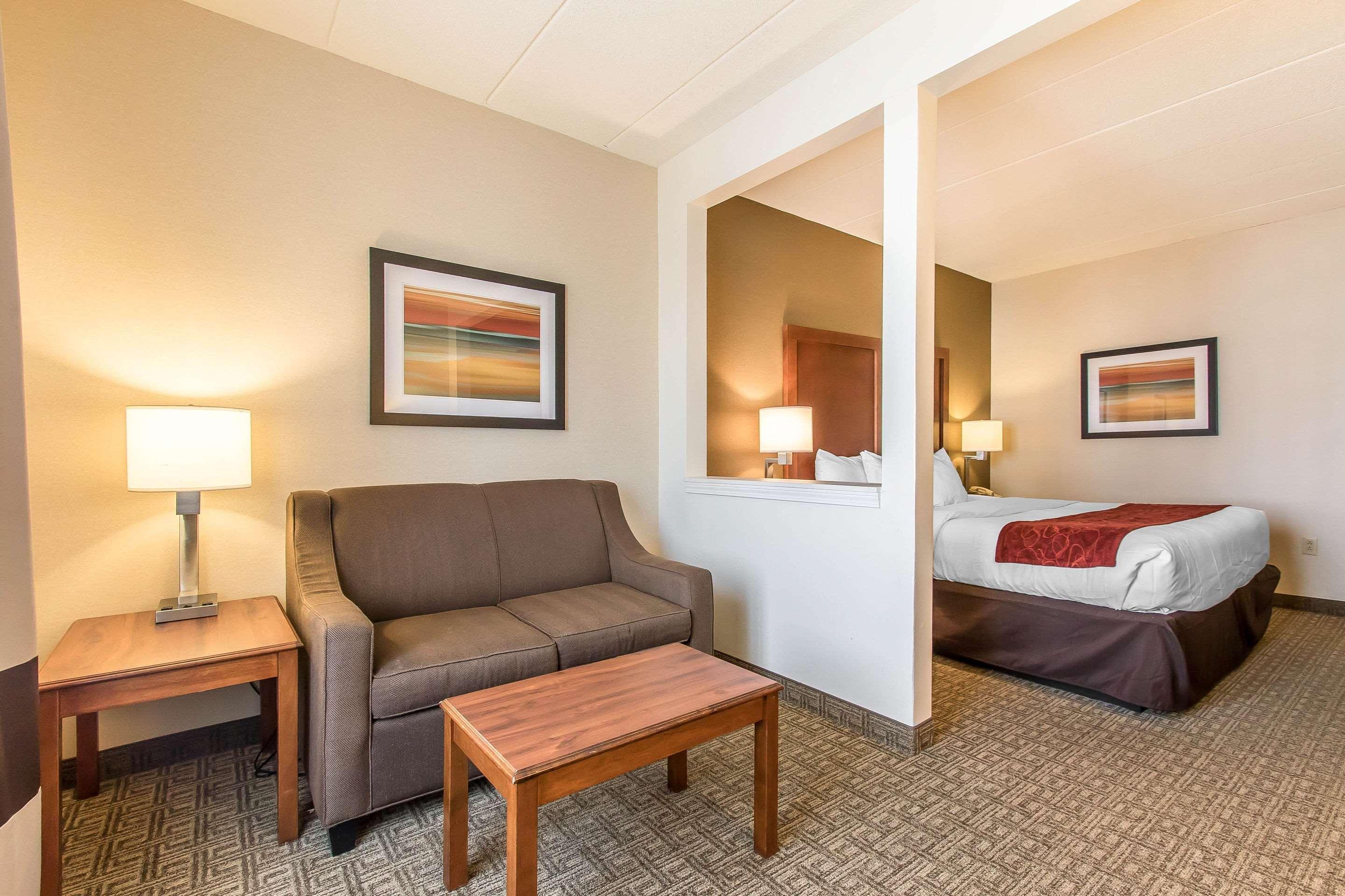 Comfort Suites Richmond Esterno foto
