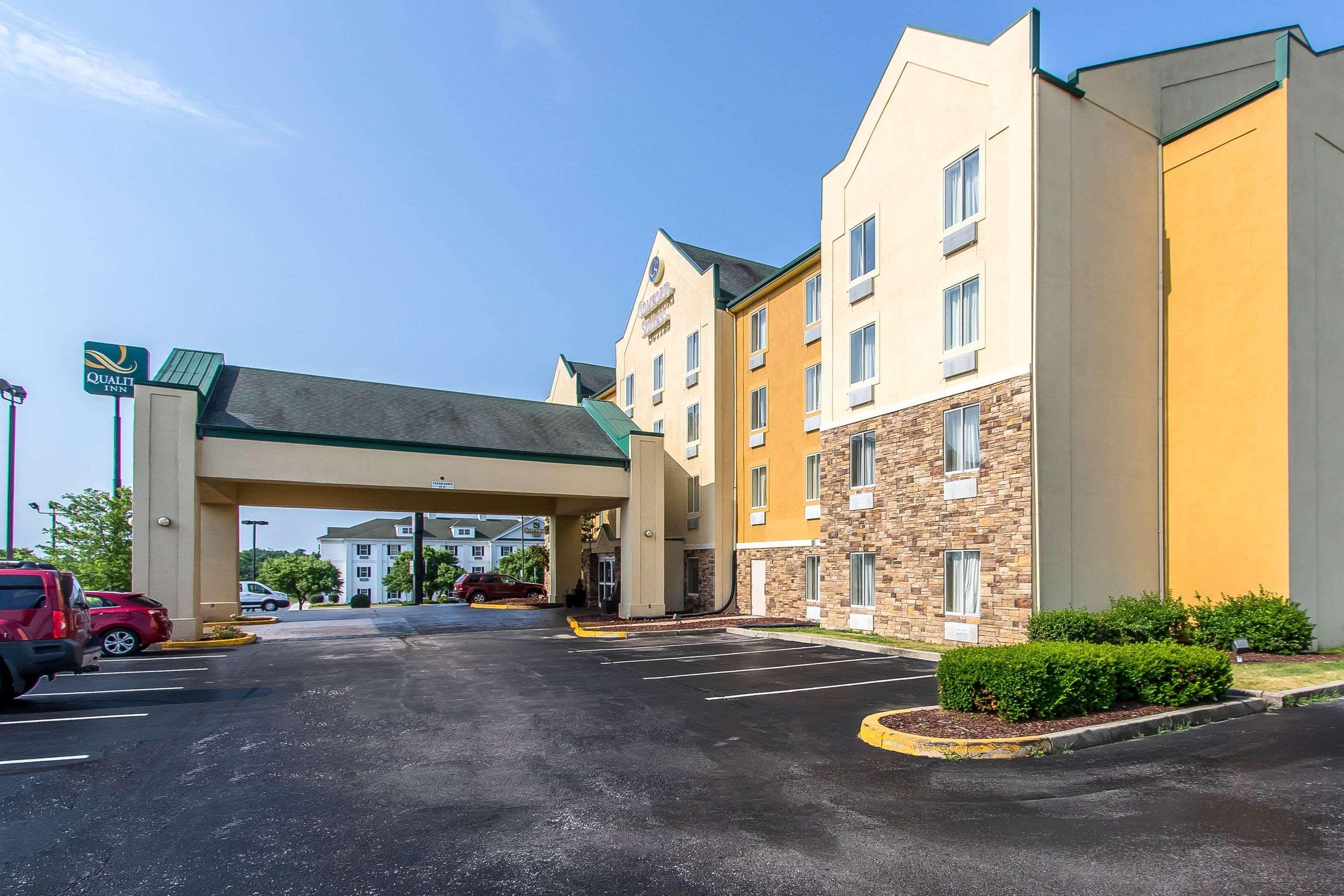 Comfort Suites Richmond Esterno foto