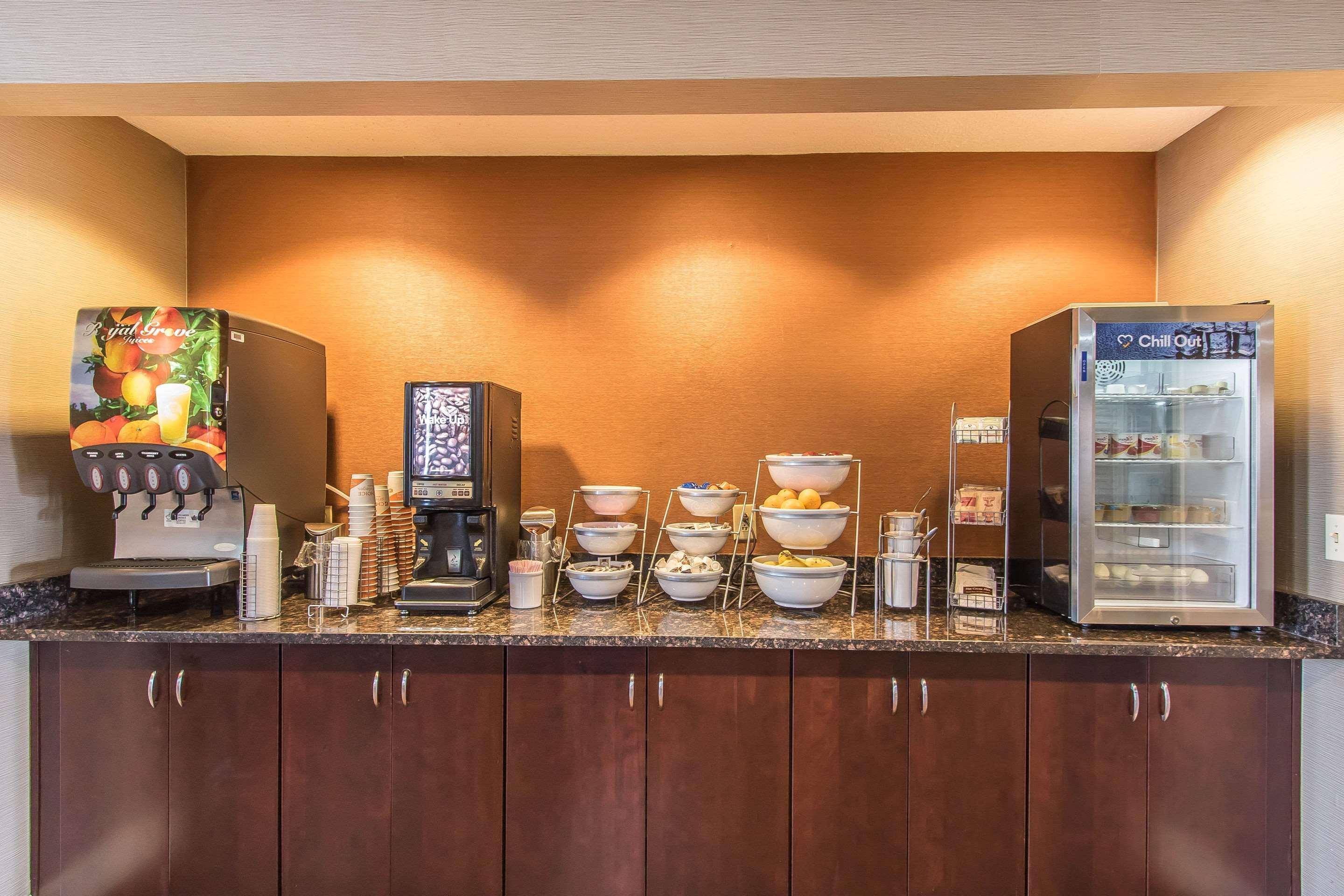 Comfort Suites Richmond Esterno foto