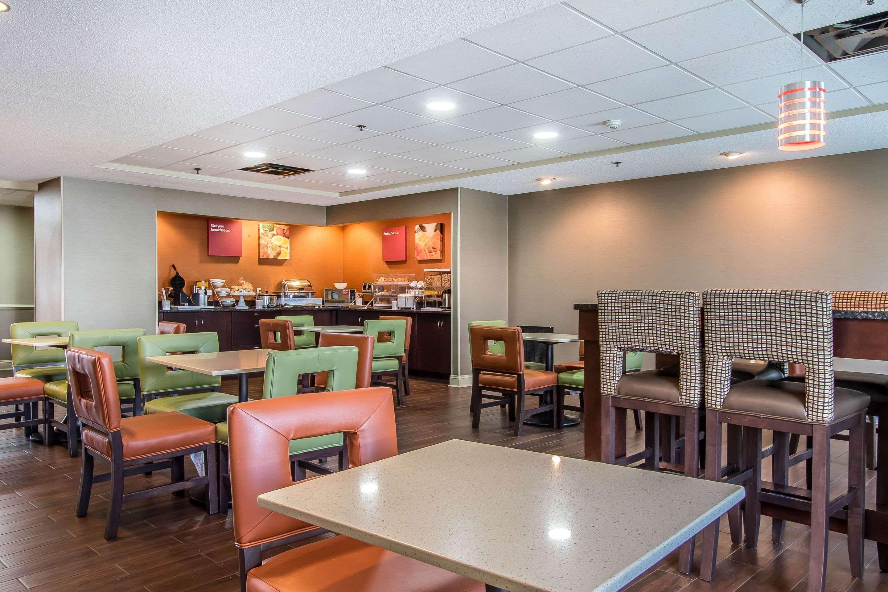 Comfort Suites Richmond Esterno foto
