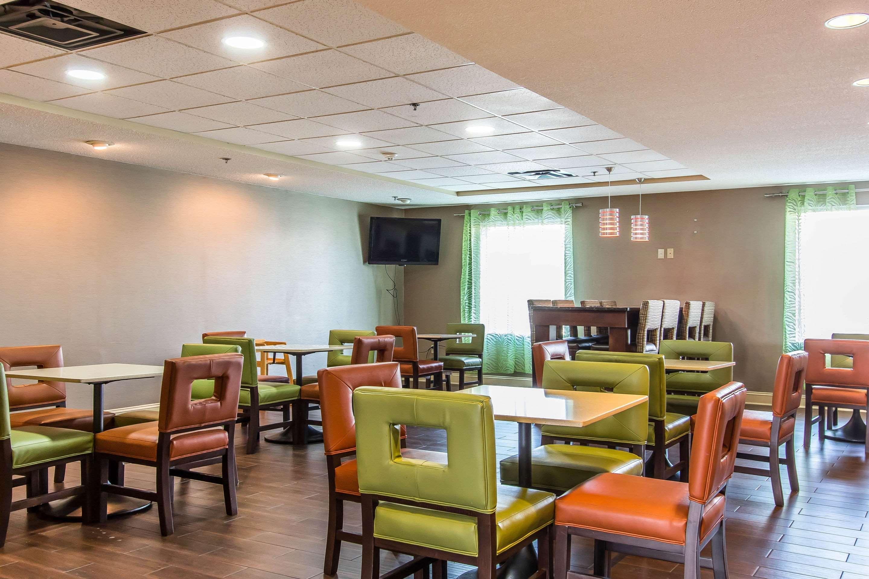 Comfort Suites Richmond Esterno foto