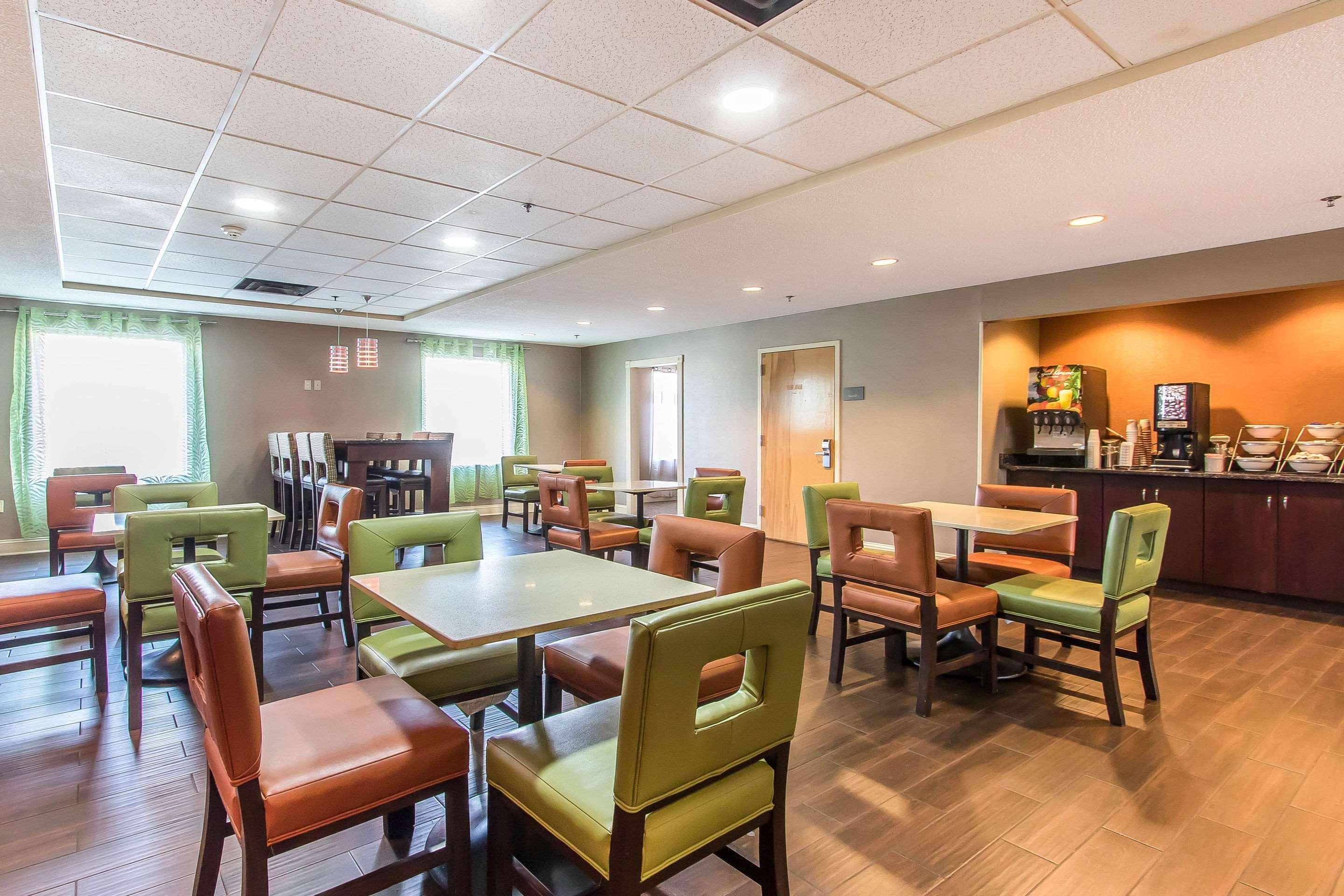 Comfort Suites Richmond Esterno foto