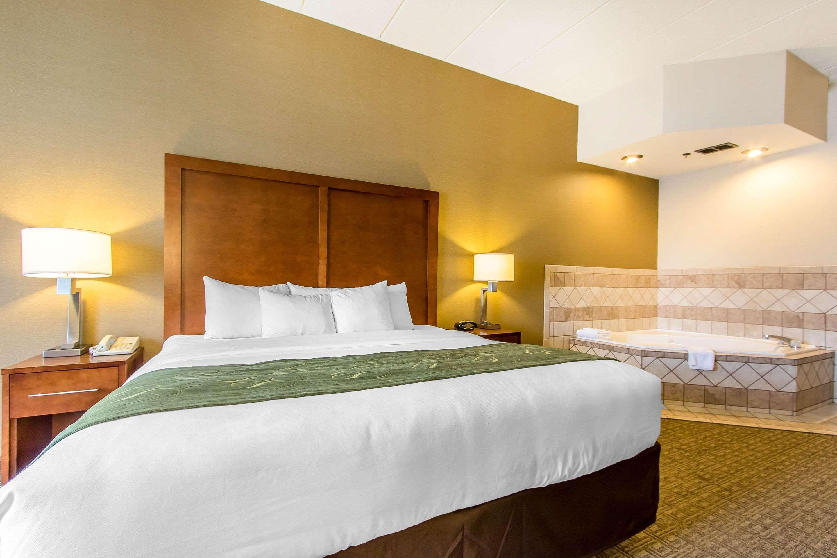 Comfort Suites Richmond Esterno foto